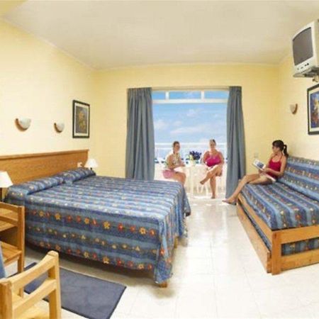 Aparthotel Catalina Sant Antoni de Portmany Екстериор снимка